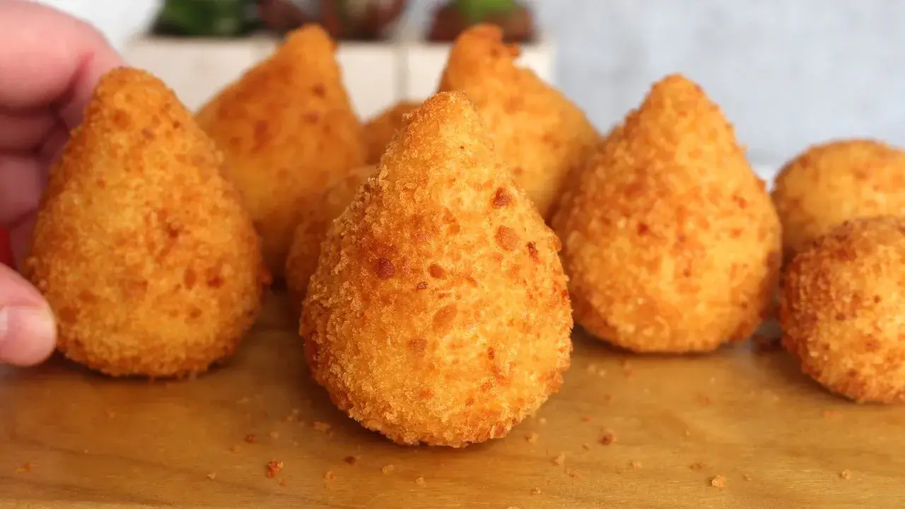 Coxinha com Massa de Batata que Fica Super Cremosa
