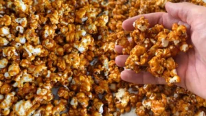 Pipoca Caramelada Crocante Melhor Que a de Cinema