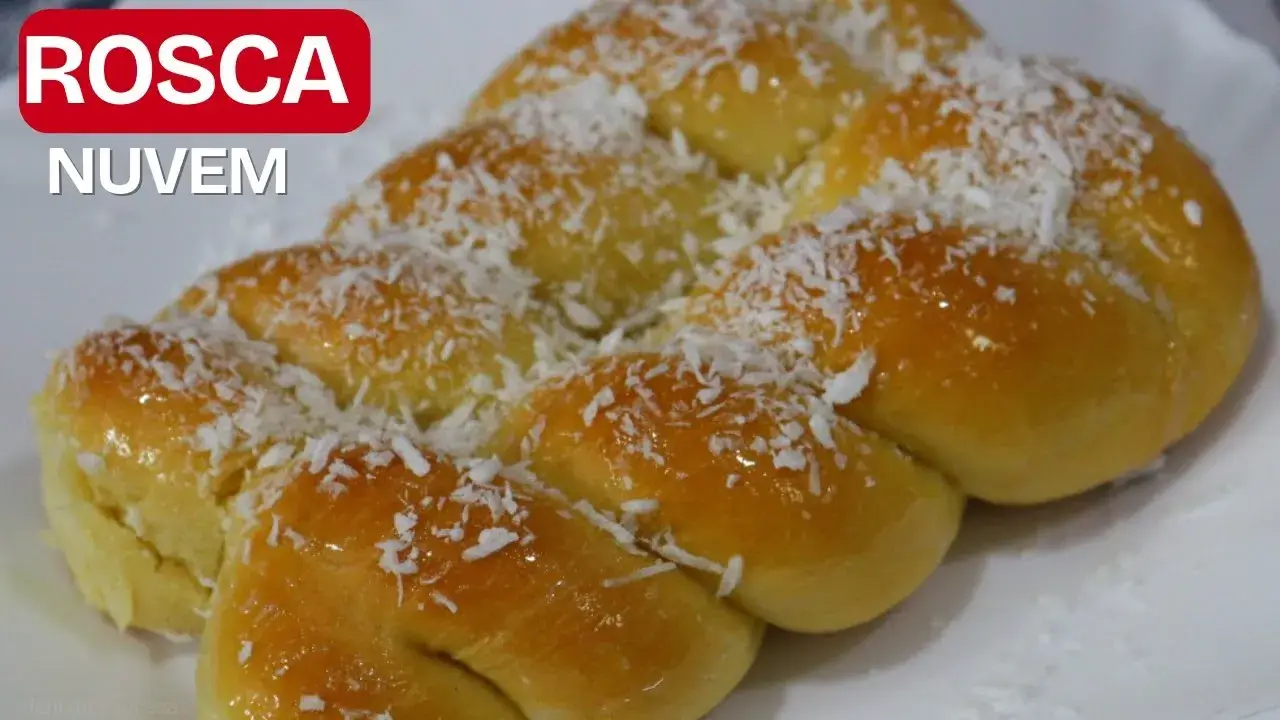 A rosca nuvem é um pão caseiro super macio, leve e que desfia por dentro....