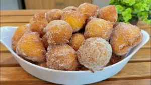 Bolinho de Chuva de Cenoura Crocante: Aprenda a Fazer Essa Delícia Caseira que Derrete na Boca