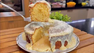 Bolo Amanteigado com Cobertura de Beijinho: Receita Fácil e Perfeita para Qualquer Momento