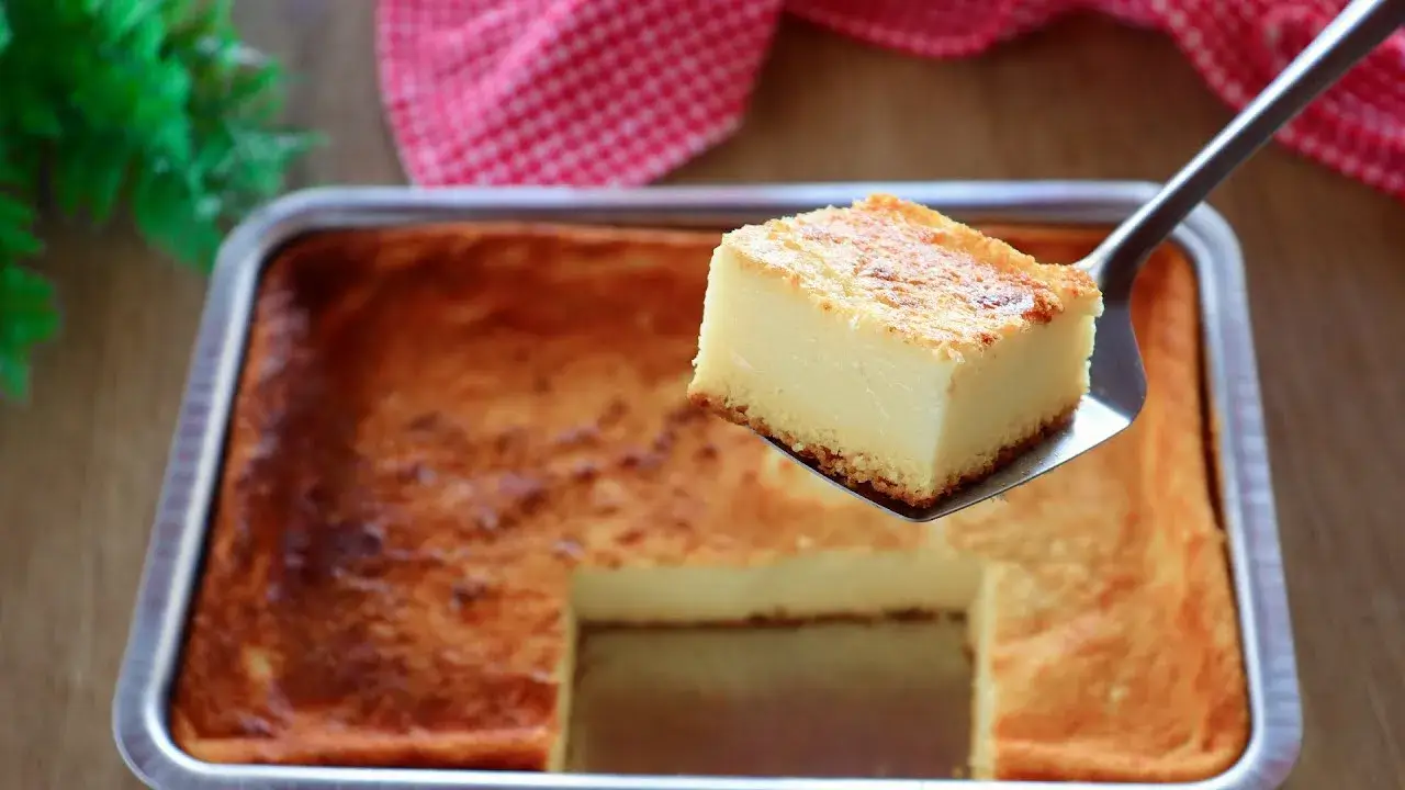O bolo de fubá cremoso é uma opção prática e saborosa para o café da...