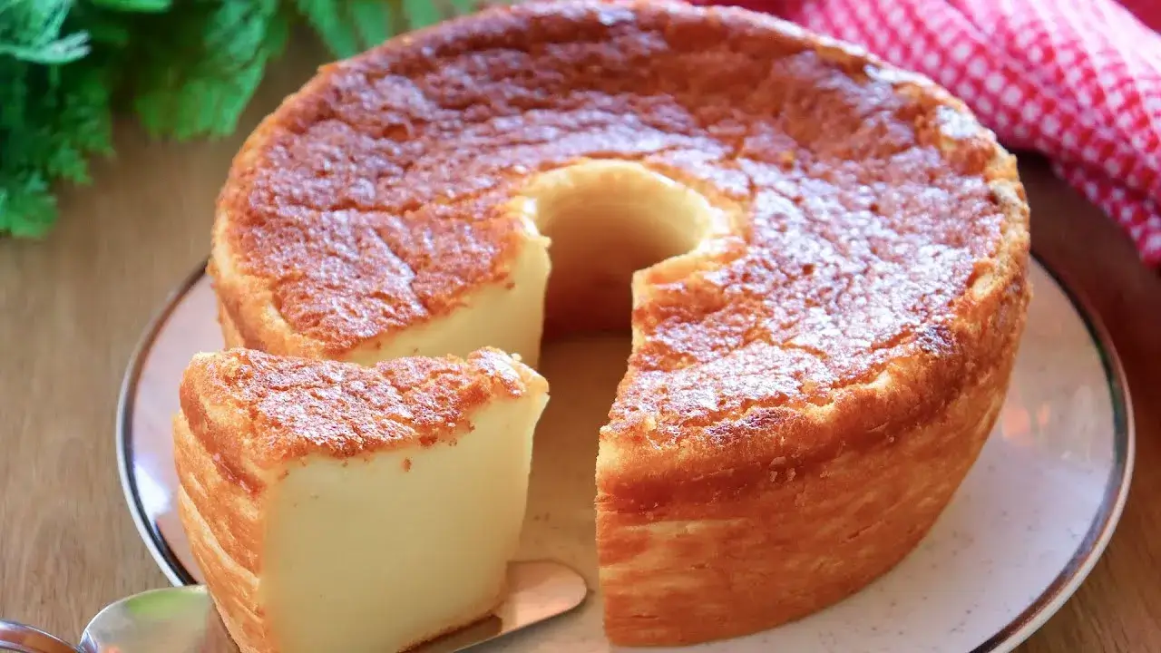 Se você procura um bolo prático e delicioso, essa receita de bolo de leite sem...