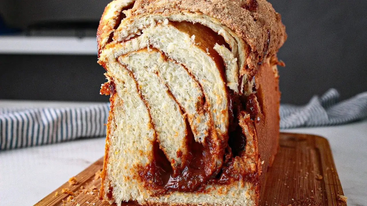 A Cuca Alemã é um clássico do sul do Brasil, conhecida pela massa macia e...