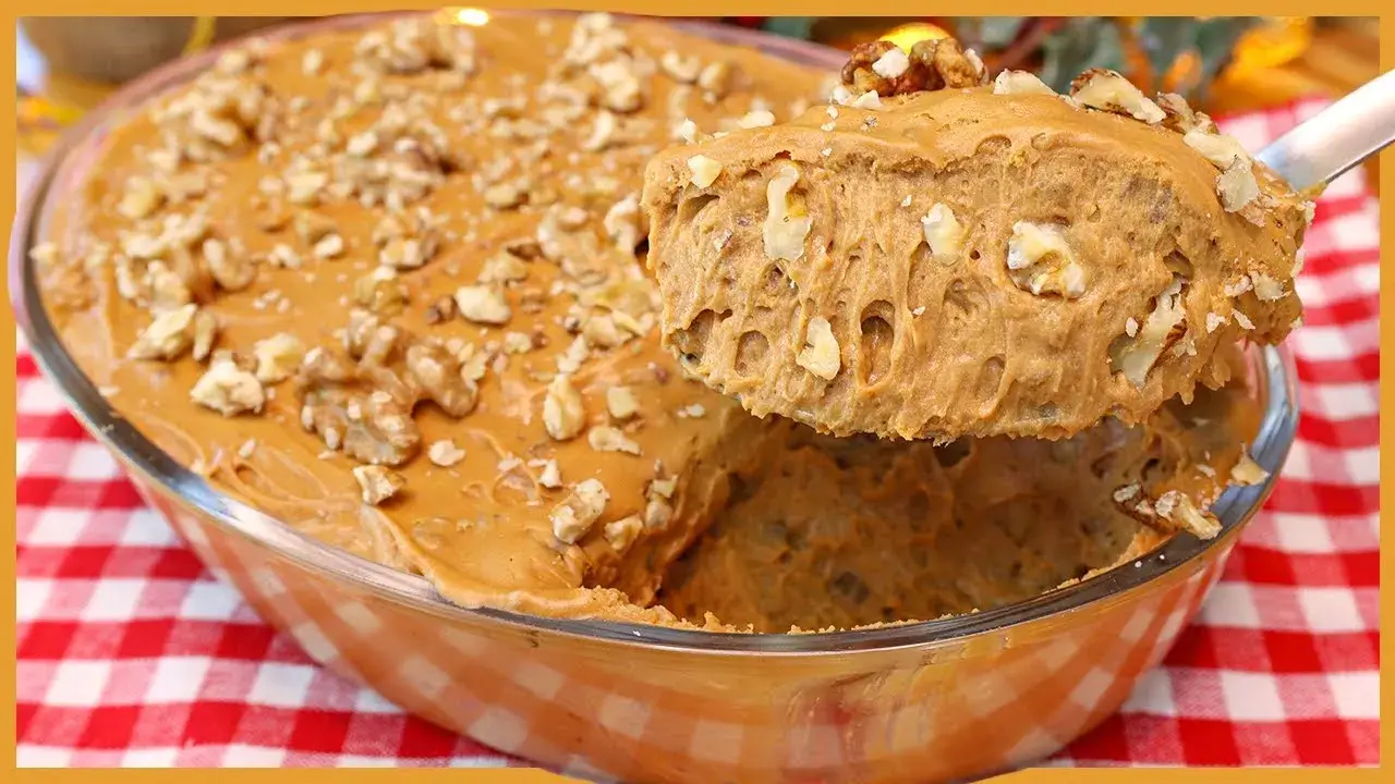 O estrogonofe de nozes é uma sobremesa clássica com sabor marcante e textura cremosa que...
