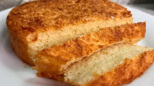 Mané Pelado Diferente: Receita de Bolo de Aipim Cremoso e Fácil de Fazer