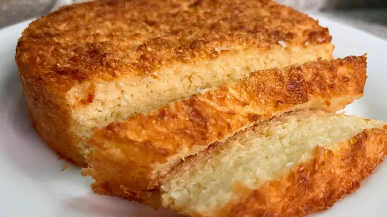 O Mané Pelado é uma receita tradicional de bolo de aipim que combina sabor caseiro...
