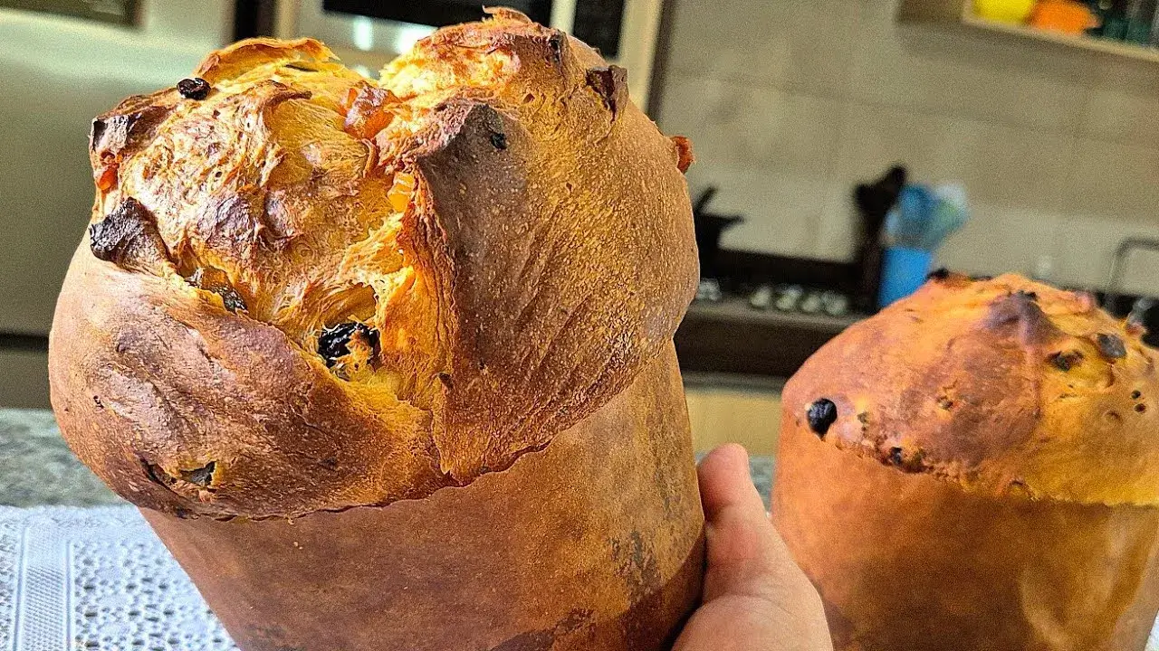 O panetone caseiro é uma daquelas receitas que enchem a casa com um aroma delicioso...