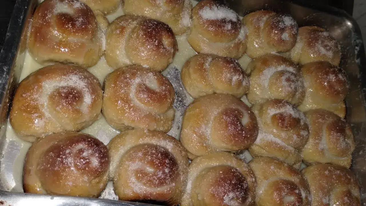 A rosquinha caseira é perfeita para um lanche ou café da manhã. Essa receita rende...