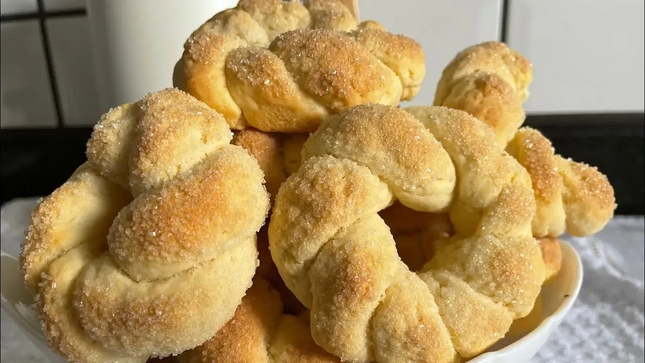 A rosquinha de queijo é uma receita prática, econômica e deliciosa, perfeita para o café...