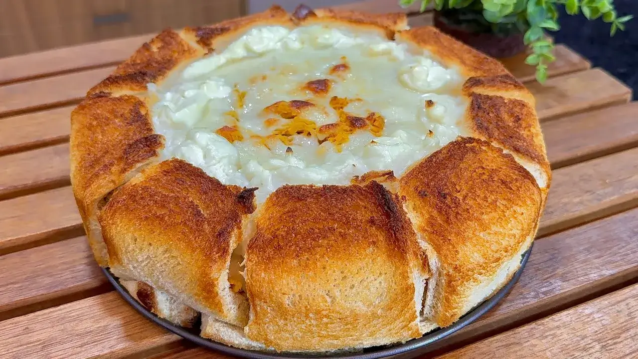 A torta de pão de forma com frango é uma receita prática e muito saborosa,...