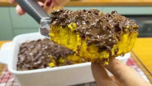 Bolo de cenoura crocante que está bombando na internet