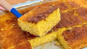 Bolo de milho fácil que surpreende: Receita de bolo de milho feita na lata