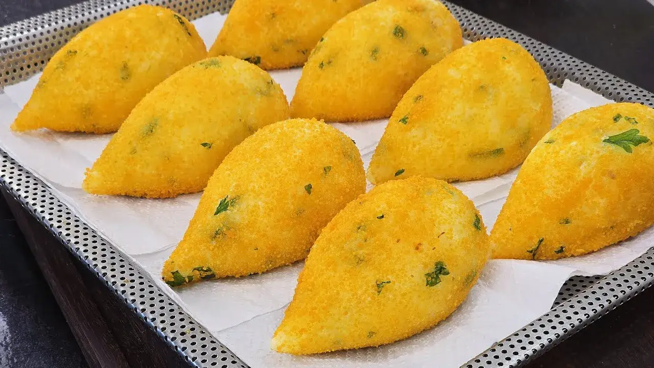 Coxinha de mandioca sem glúten que derrete na boca e é fácil de fazer