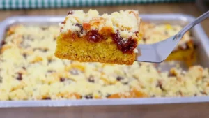 Cuca de Fubá com Goiabada: Receita Fácil e Saborosa