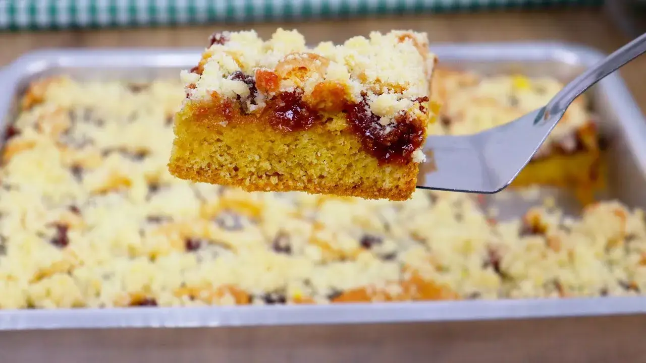Cuca de Fubá com Goiabada: Receita Fácil e Saborosa