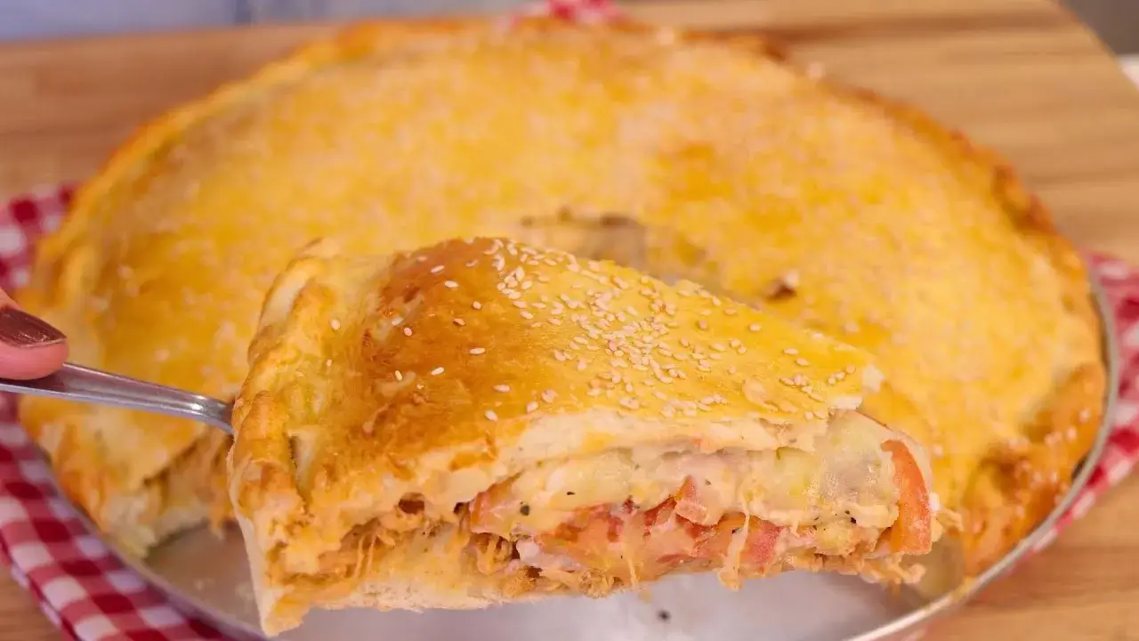 Lanchão de Frango de Forno Cremoso: Receita de lanchão de forno fácil e deliciosa