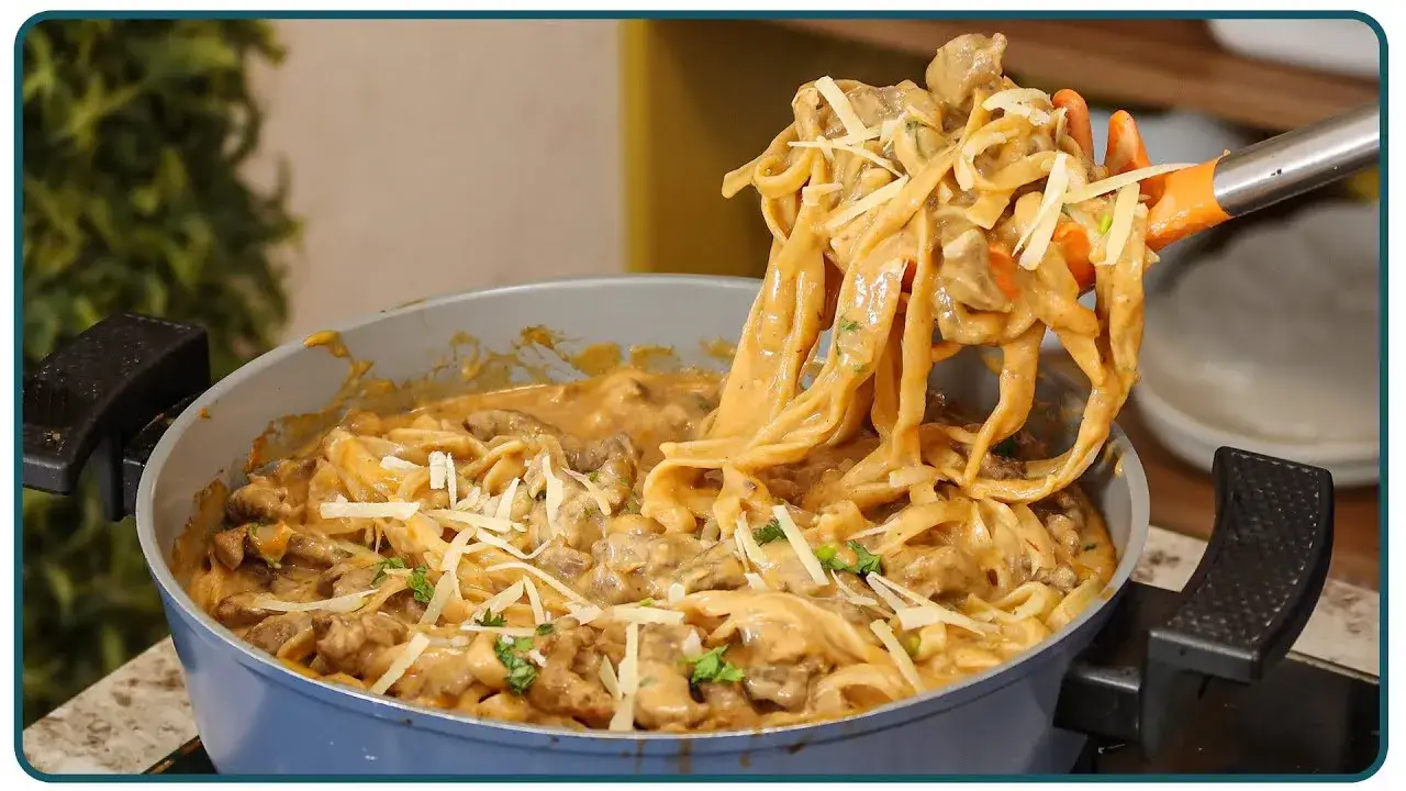 Macarronada com Carne e Molho Cremoso: Receita Fácil e Saborosa