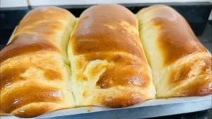 Pão caseiro fofinho que cresce muito e derrete na boca