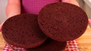 Pão de Ló de Chocolate com Apenas 4 Ingredientes