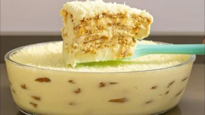 Pavê de Abacaxi com Chocolate Branco: A sobremesa cremosa e gelada perfeita para o fim de ano