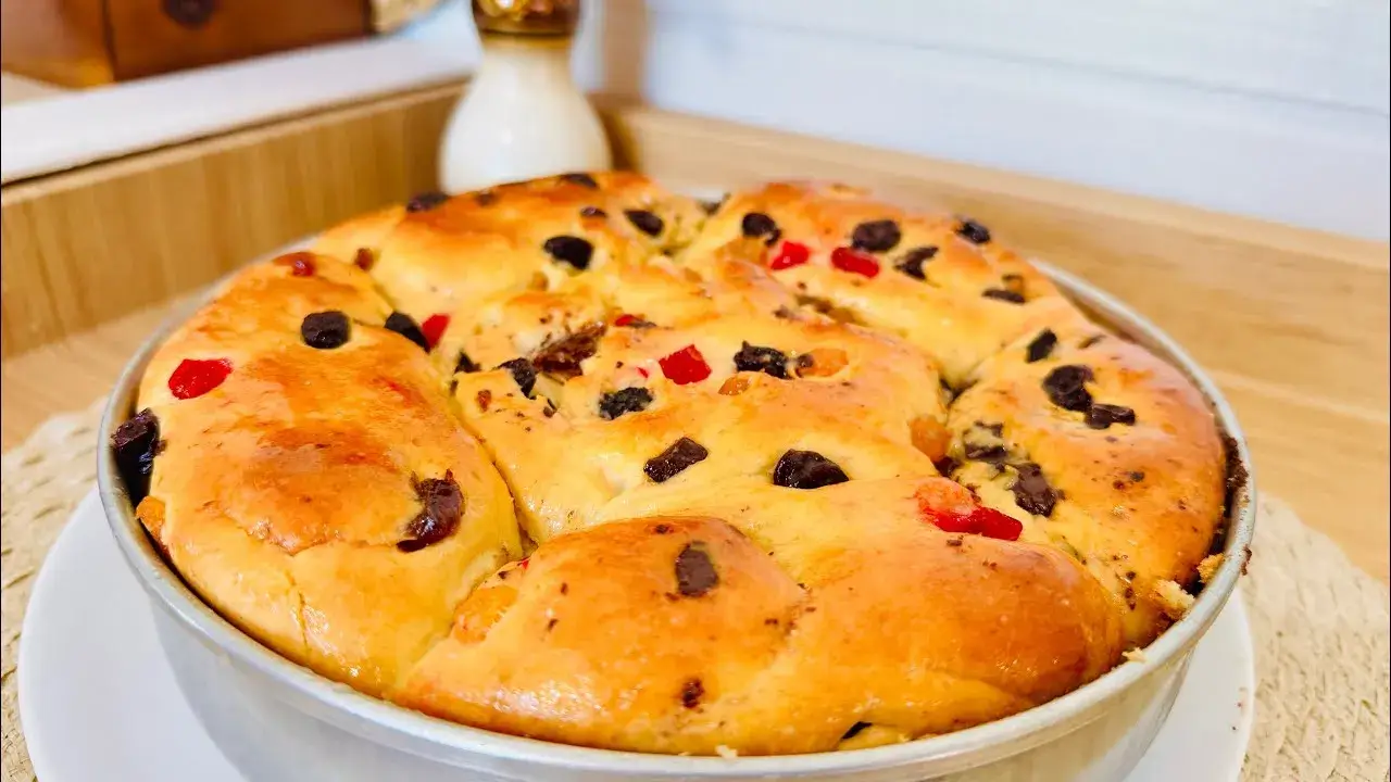 Rosca de Natal com Massa de Panetone Caseiro Fácil e Fofinha para Fazer em Casa