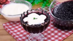Sagu soltinho com creme de baunilha