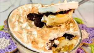 Sobremesa de abacaxi com creme e merengue que vai surpreender a família