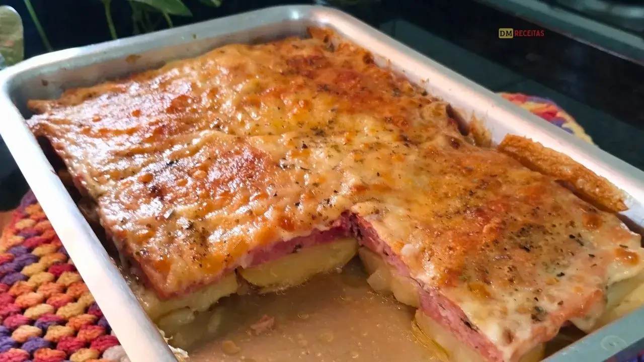 Batata com Linguiça ao Forno Fácil para o Seu Almoço