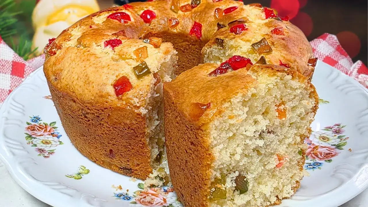 Bolo com Frutas Cristalizadas Fácil e Fofinho