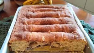 Bolo de Banana Crocante com Canela: Receita de bolo de banana fácil para o dia a dia