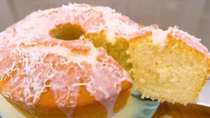 Bolo de coco: Um clássico que atravessa gerações com sabor marcante
