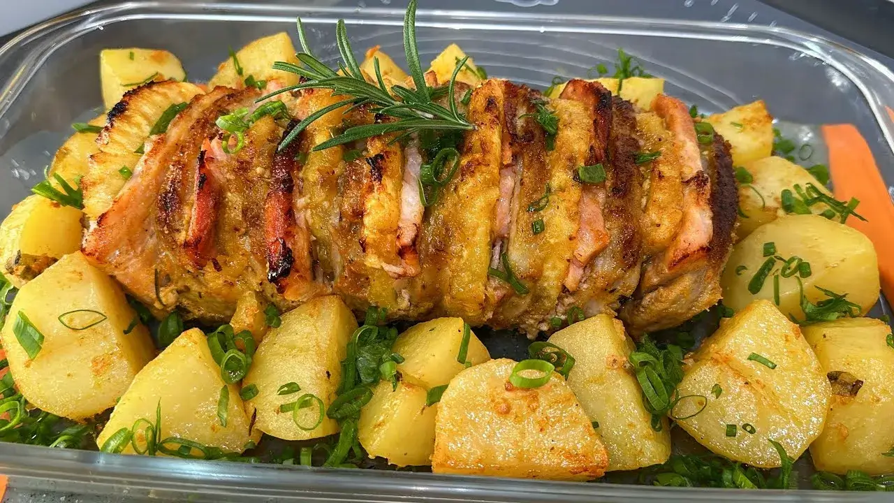 Lombo Suíno com Abacaxi e Bacon Assado no Forno Bem Temperado