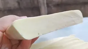 Mussarela caseira fácil que deixa qualquer lanche mais gostoso