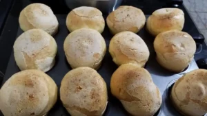 Pão de queijo de liquidificador fácil e macio para o dia a dia