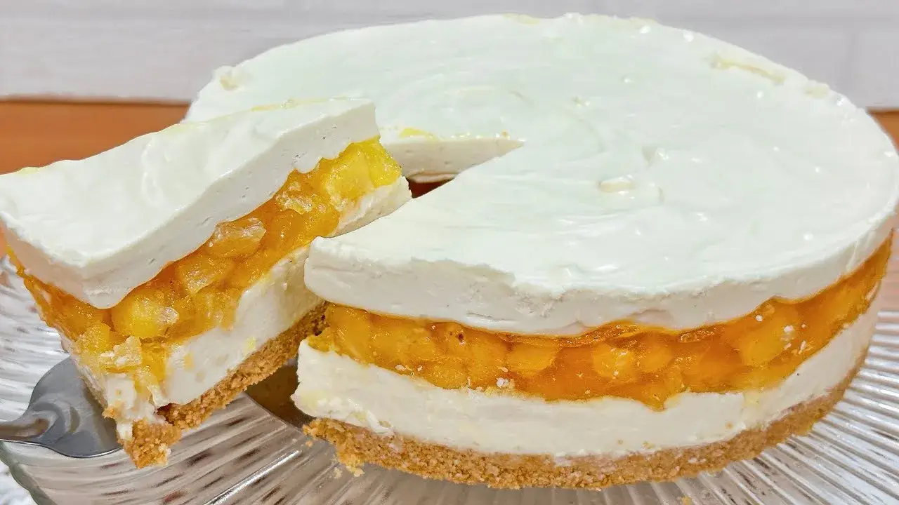 Sobremesa de Abacaxi com Mousse de Chocolate Branco em Camadas