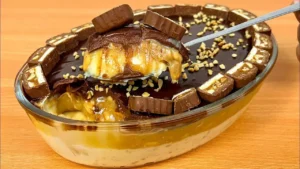 Sobremesa de Amendoim em Camadas Cremosa com Chocolate e Caramelo