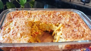 Torta de frango com tapioca que fica leve e cremosa