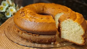 Bolo Simples Fofinho Grande e Fácil de Fazer para o Café da Tarde