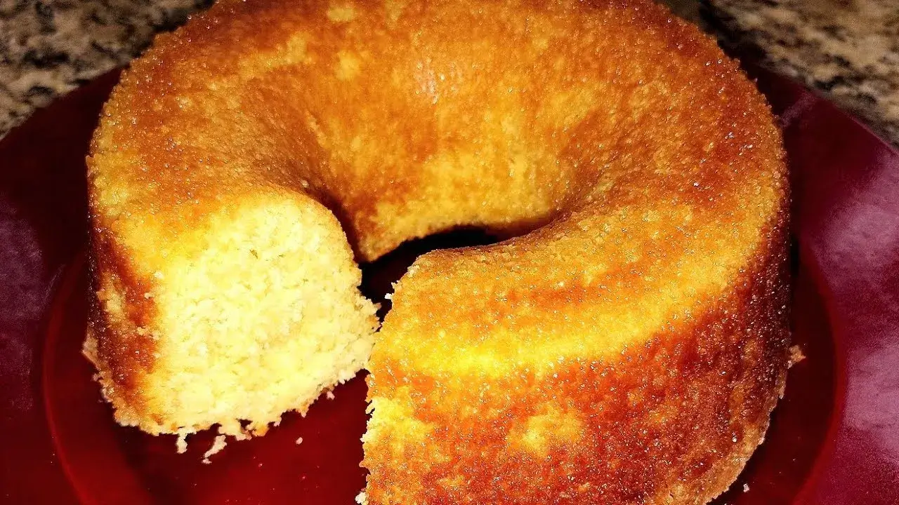 Bolo de Arroz Cru com Coco Crocante no Liquidificador