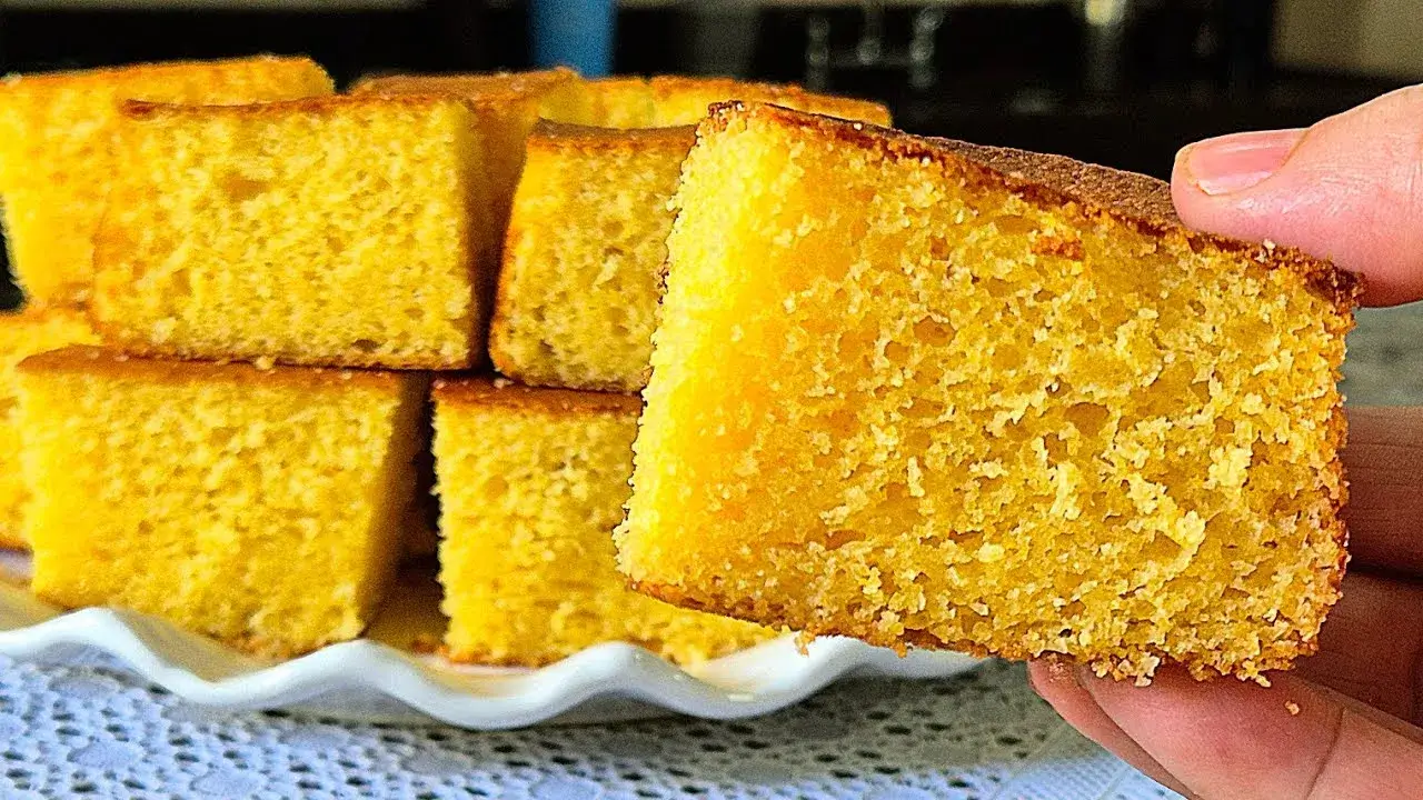 Bolo de Fubá Simples sem Farinha de Trigo para o Café