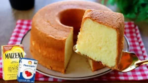 Bolo de Maizena Amanteigado com Creme de Leite Fofinho para o Café