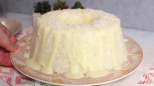 Bolo de Tapioca Gelado de Geladeira com Coco