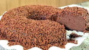 Brigadeirão de chocolate feito no liquidificador para sobremesas especiais