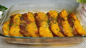 Carne de Porco Assada com Abacaxi Suculenta para o Almoço em Família