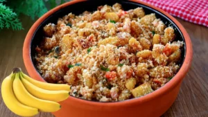 Farofa de Banana-da-Terra Simples e Suculenta para o Almoço