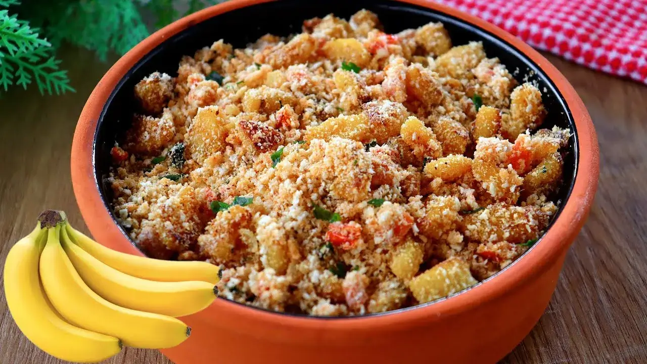 Farofa de Banana-da-Terra Simples e Suculenta para o Almoço