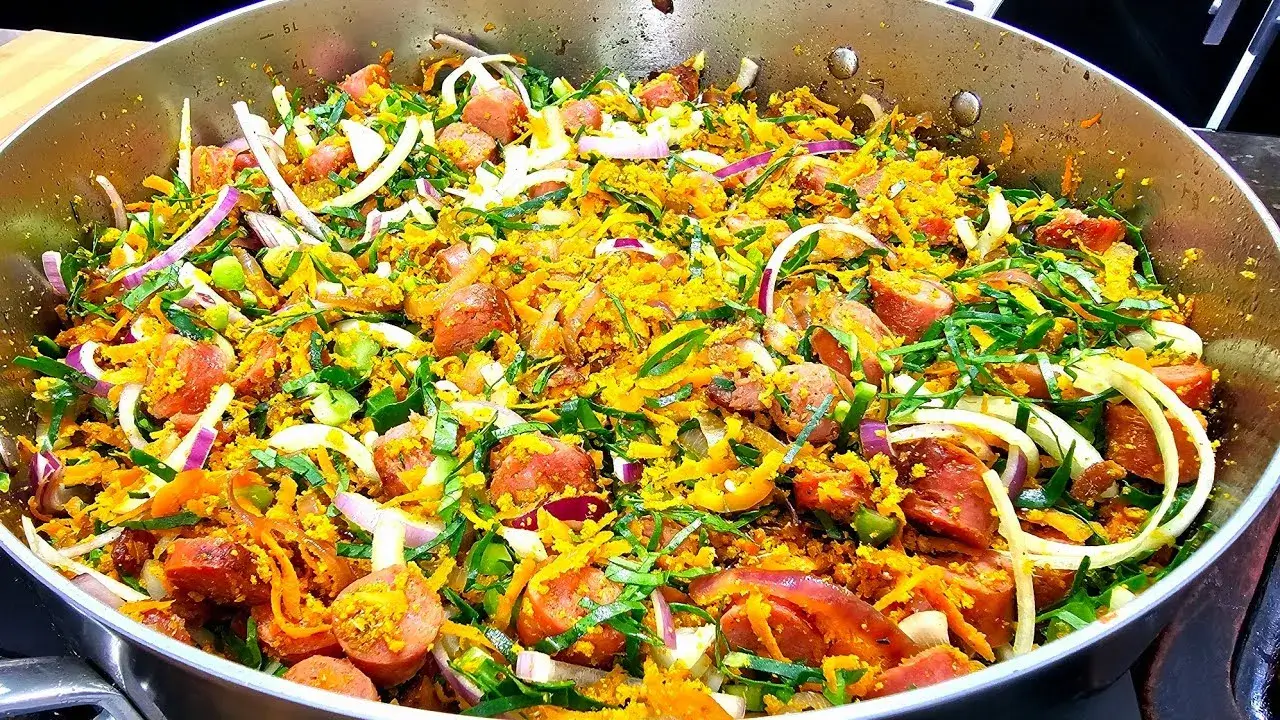 Farofa de Linguiça Fácil para Festas e Almoços em Família