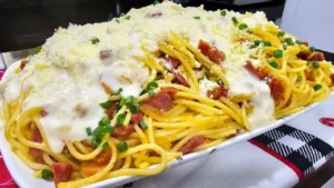 Macarrão Cremoso com Bacon e Calabresa para Festas
