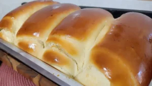 Pão Caseiro Doce Fácil para o Café da Tarde